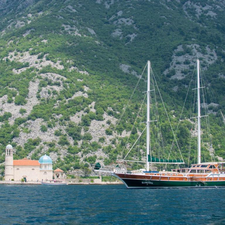 Traditional Sailing Yacht - Mobile Home - 5