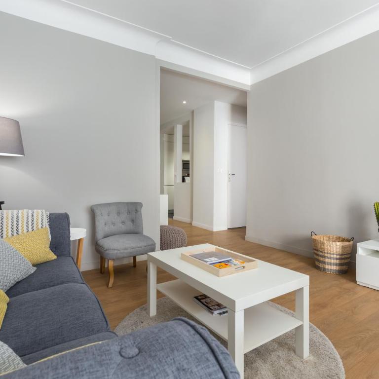 Ultra Central Large 2 Bdr near Massena Square - Appartement - 12