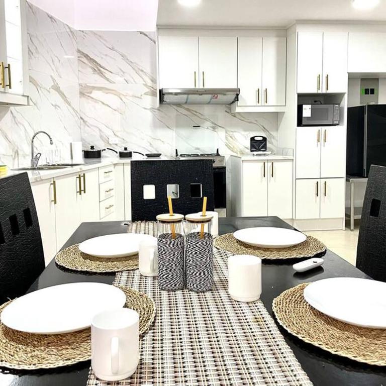 Casa de Madera y Mármol - Three-Bedroom House - 8