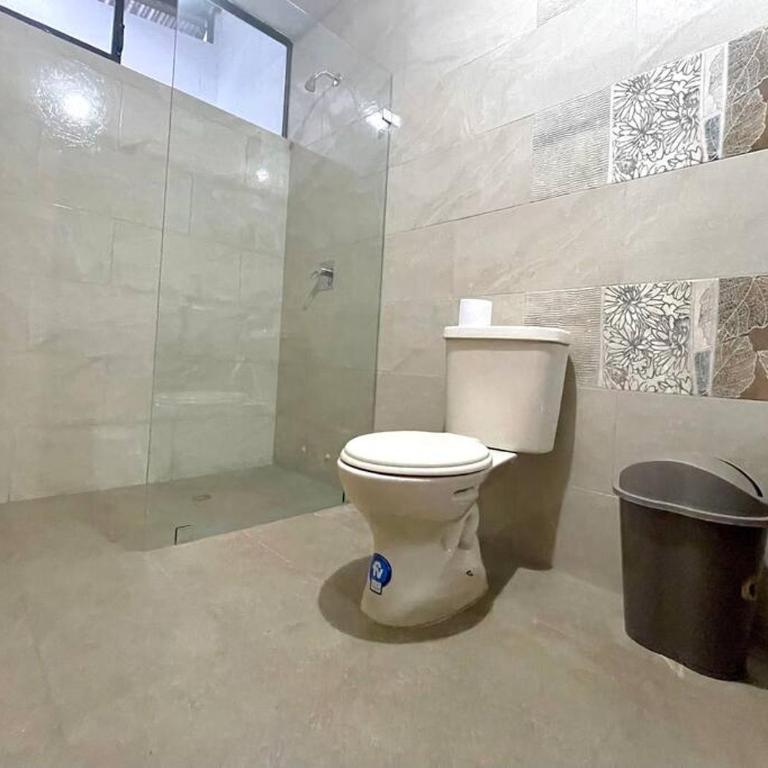 Casa de Madera y Mármol - Three-Bedroom House - 21