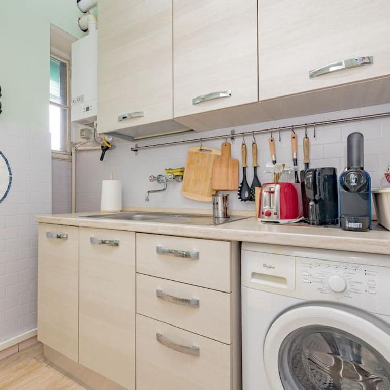 Bright & Cozy Home - City Center - Appartamento con 2 Camere da Letto - 13