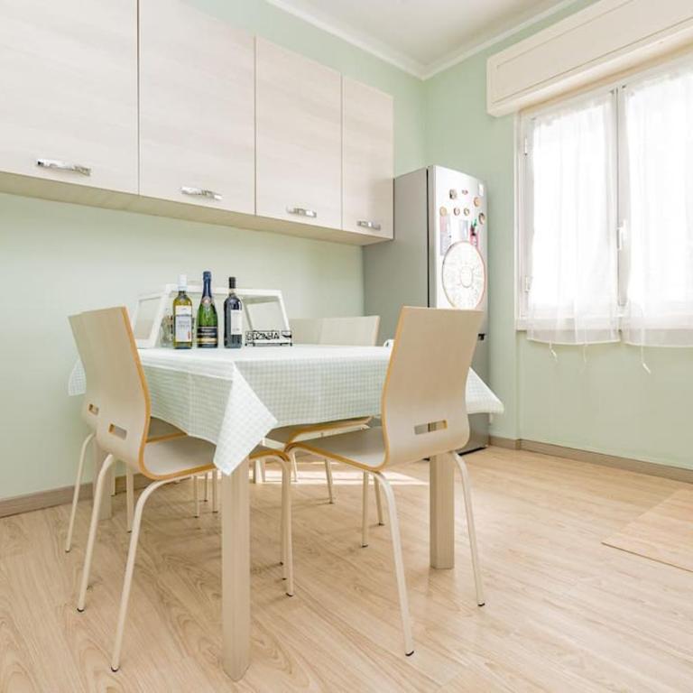 Bright & Cozy Home - City Center - Appartamento con 2 Camere da Letto - 4