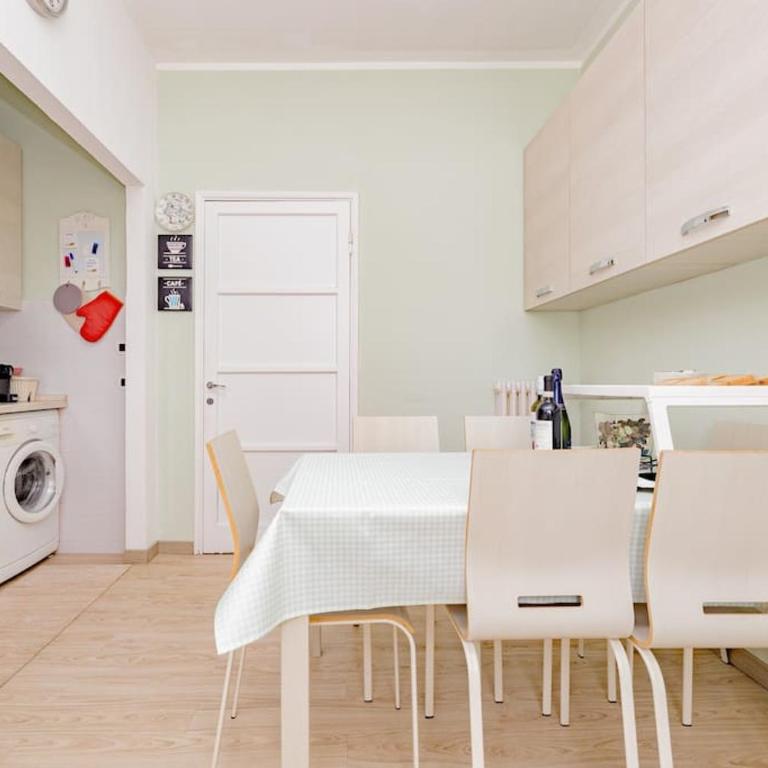 Bright & Cozy Home - City Center - Appartamento con 2 Camere da Letto - 15