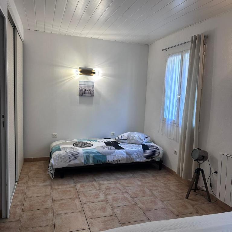 Appartement spacieux de plein pied avec 2 chambres, cuisine, salon, terrasse à 2 minutes de la plage - Appartement 2 Chambres - 9