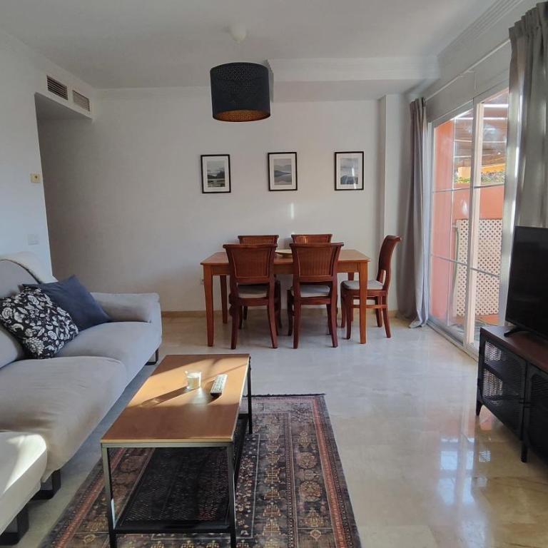 Pinogolf Elviria Marbella with free parking, wifi, pool and large terrace - Apartamento de 3 dormitorios - 16