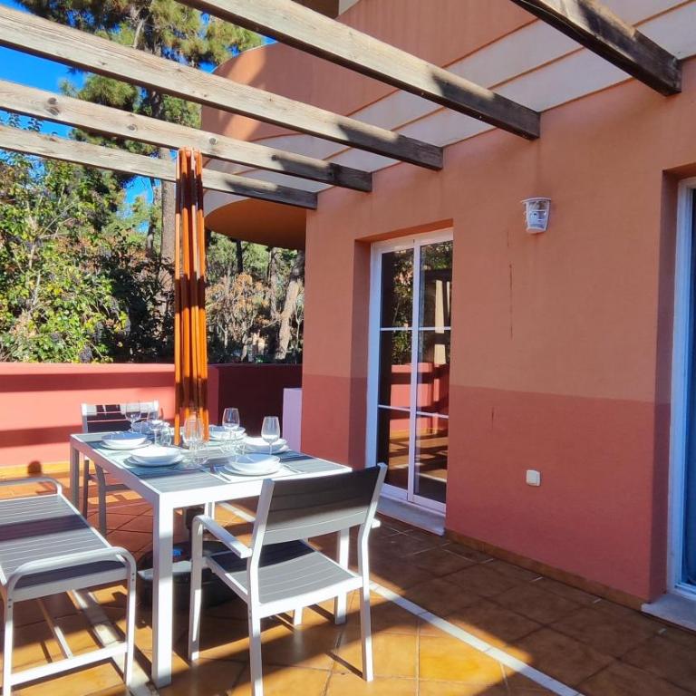 Pinogolf Elviria Marbella with free parking, wifi, pool and large terrace - Apartamento de 3 dormitorios - 5
