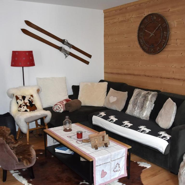 Appartement cosy 3 pièces - 6 personnes, balcon, centre, proche commerces et téléphérique - FR-1-464-12 - Apartment mit 2 Schlafzimmern - 1