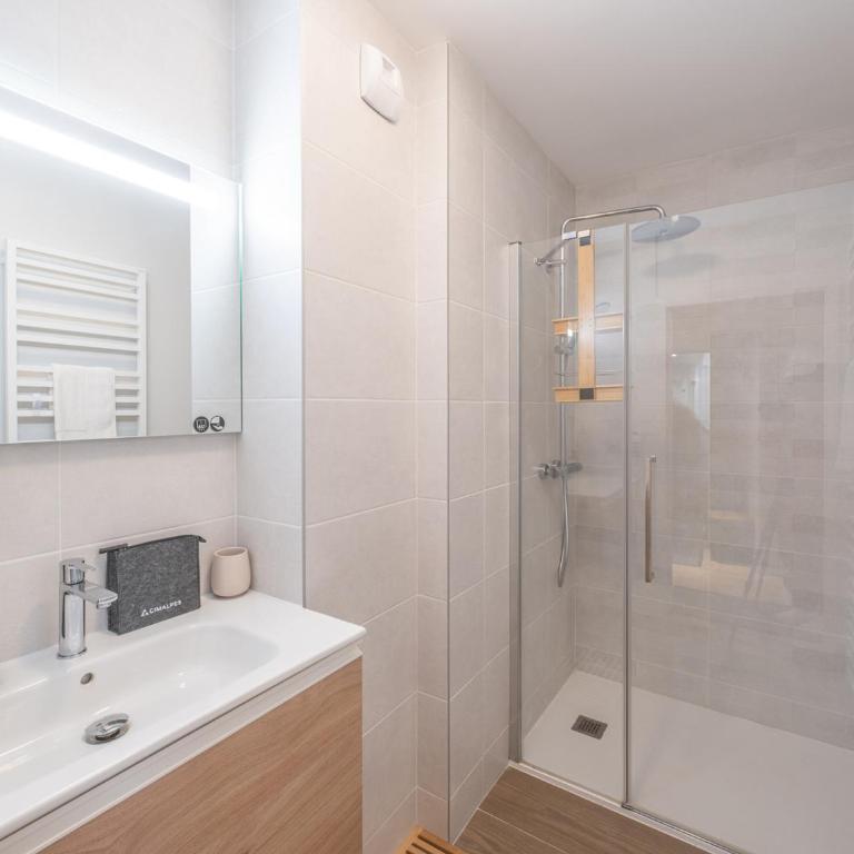 Bel appartement à l'Alpe d'Huez, proche pistes et équipements confort, avec wifi et parking - FR-1-645-57 - Appartement - 10