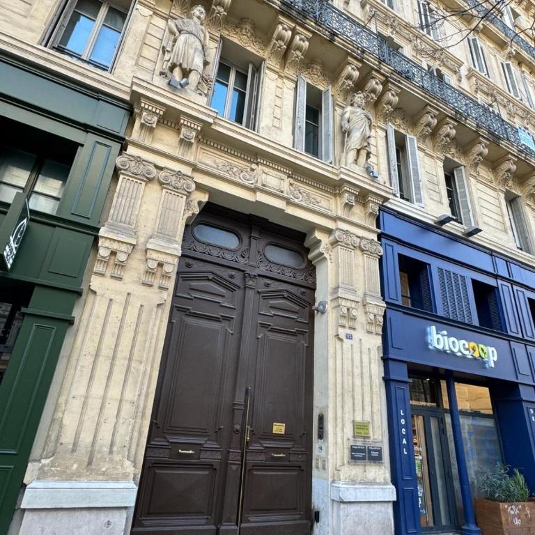 Appartemment RUE DE LA REPUBLIQUE, joli et moderne au coeur du centre - Appartement 1 Chambre - 6