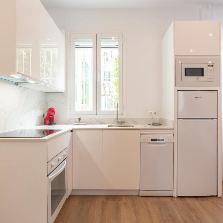 Capitan Huelin & centric by ELE Apartments - Three-Bedroom Apartment - 11