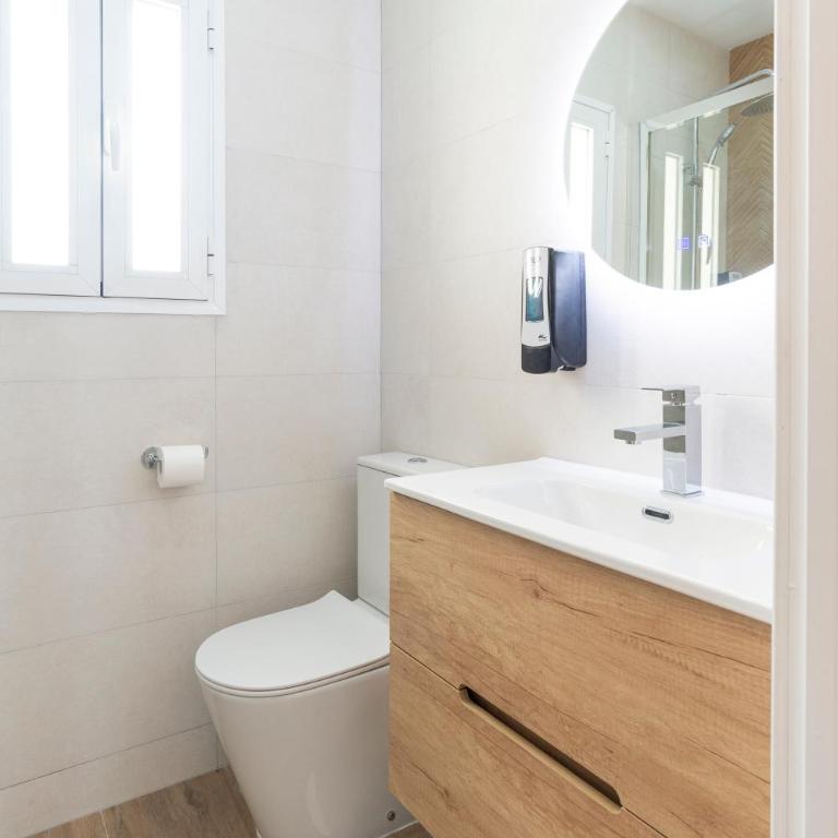 Capitan Huelin & centric by ELE Apartments - Three-Bedroom Apartment - 32