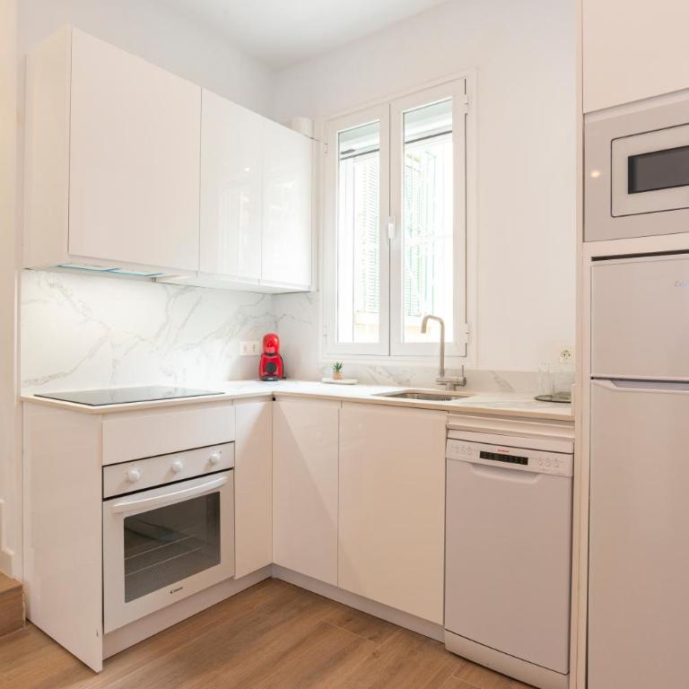 Capitan Huelin & centric by ELE Apartments - Three-Bedroom Apartment - 10