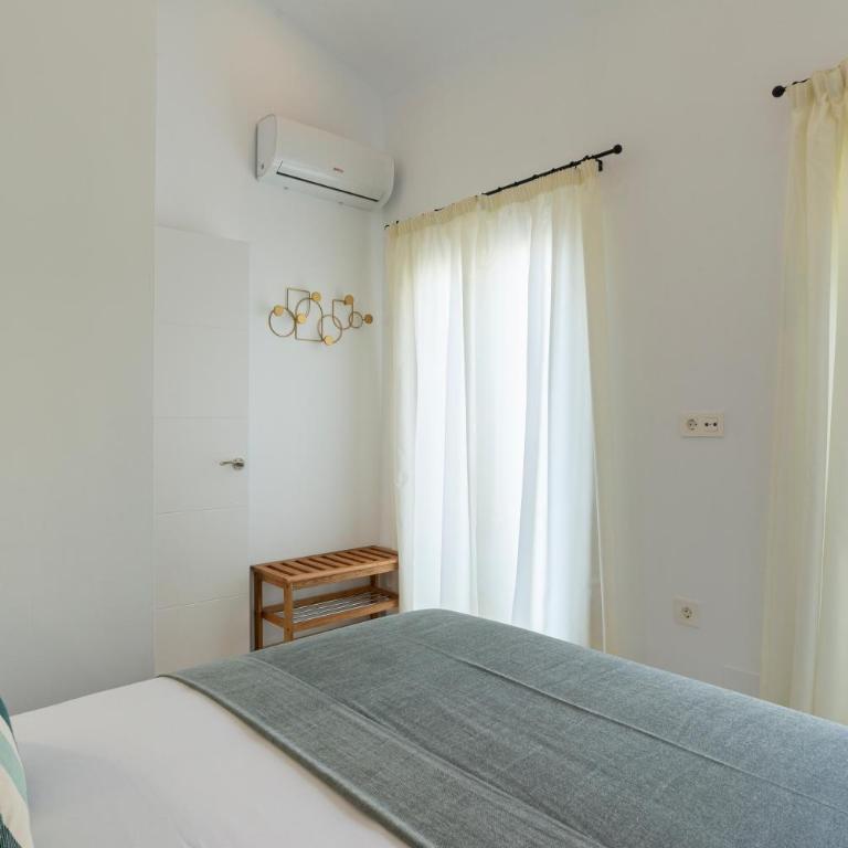 Capitan Huelin & centric by ELE Apartments - Three-Bedroom Apartment - 20