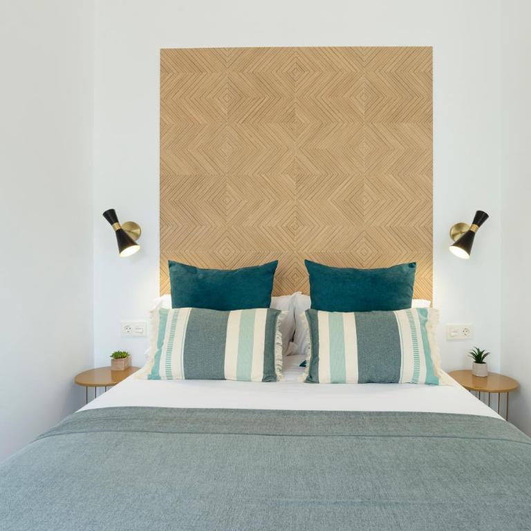 Capitan Huelin & centric by ELE Apartments - Three-Bedroom Apartment - 16
