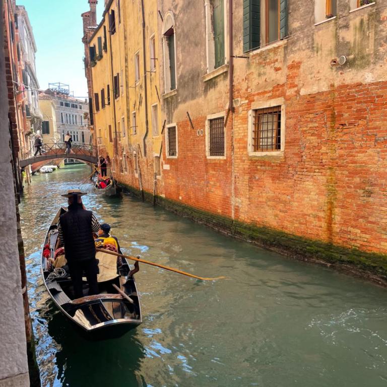 Lovely flat with canal view near Rialto Bridge - One-Bedroom Apartment - 2