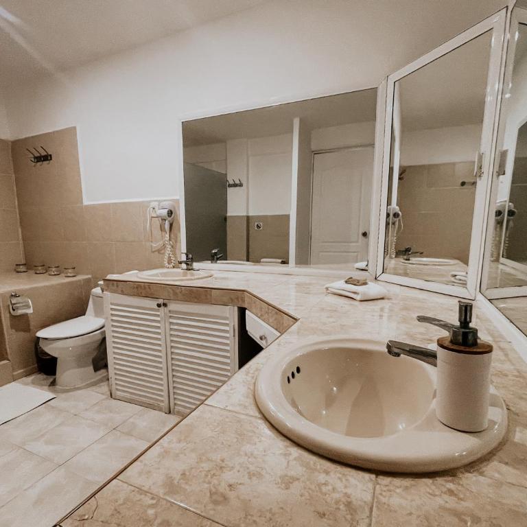 Che Suites Playa - Habitación Doble Deluxe con balcón - 15