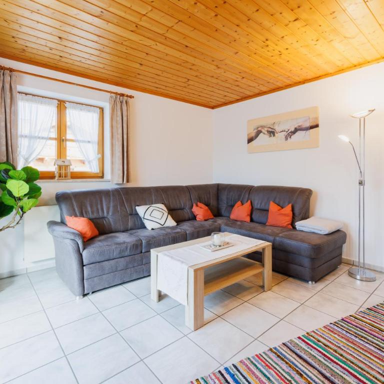 Ferienwohnung Klöpping inkl. Chiemgaukarte - Apartment with Balcony - 1