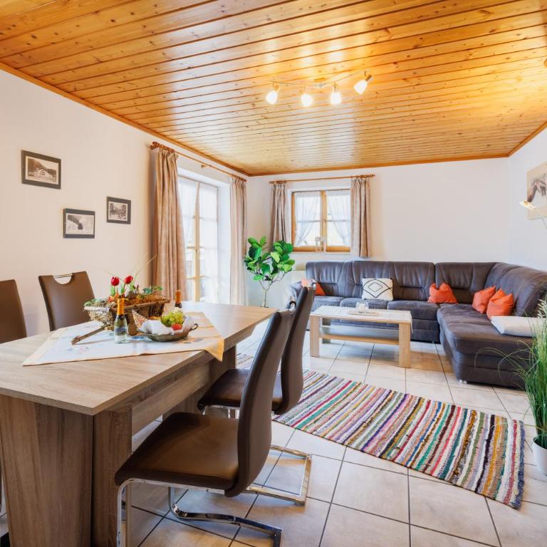 Ferienwohnung Klöpping inkl. Chiemgaukarte - Apartment with Balcony - 4