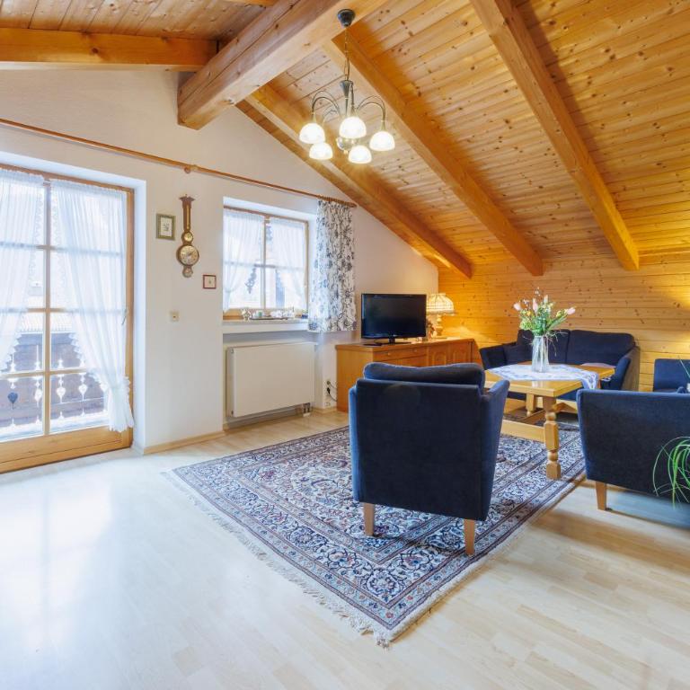 Ferienwohnung Klöpping inkl. Chiemgaukarte - Two-Bedroom Apartment - 2