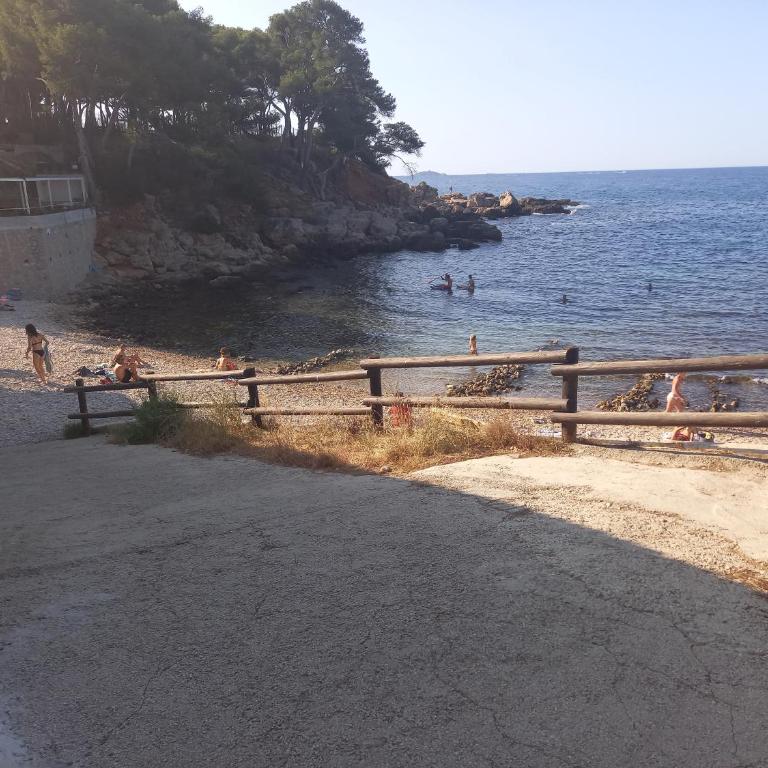 Bandol, T3, les pieds dans l'eau, presqu'île du Capelan - Appartement 2 Chambres - 11