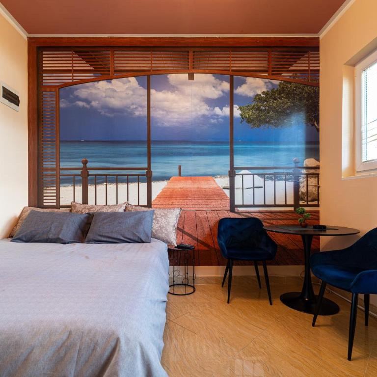 Majestic City Apartments - Studio - 1