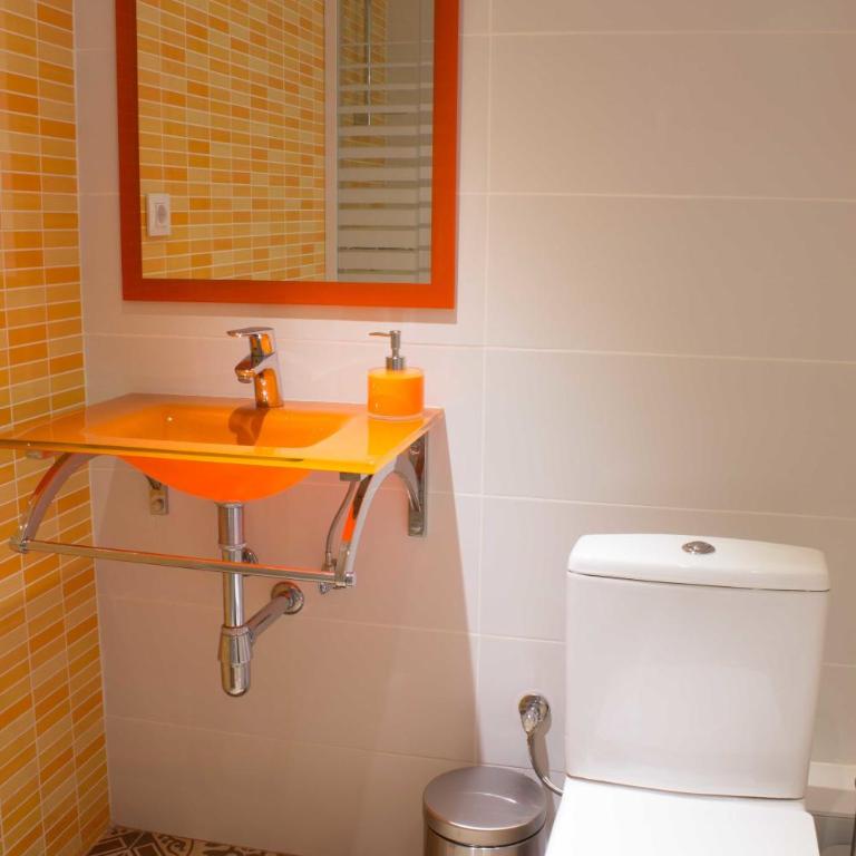Hostal Nova Barcelona - Double or Twin Room with Private Bathroom - 1