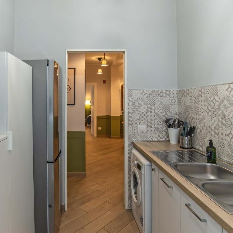 Ary's Vatican Holiday Home - Three-Bedroom Apartment - 37