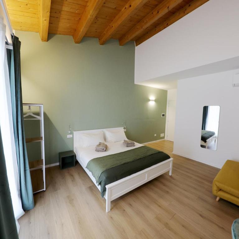 Argenteria5 Holiday Rooms - Deluxe Double Room with Balcony - 3