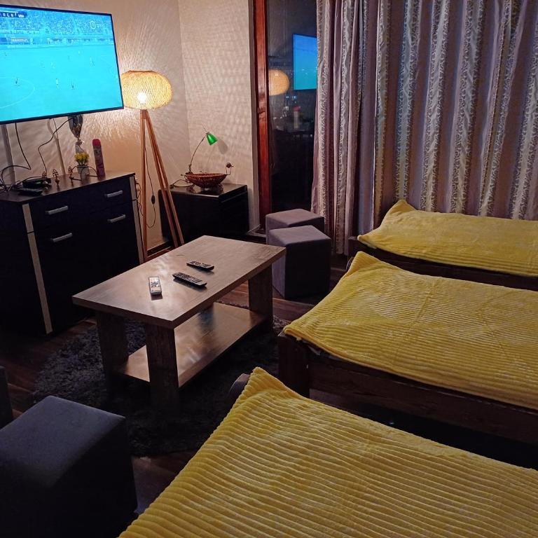 Himber Rooms - Trokrevetna Soba sa Balkonom - 2