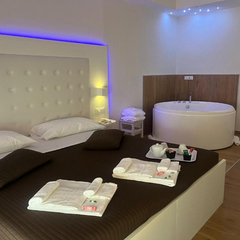 Boutique Hotel e Spa Città Bianca - Camera Matrimoniale con Vasca Idromassaggio - 1