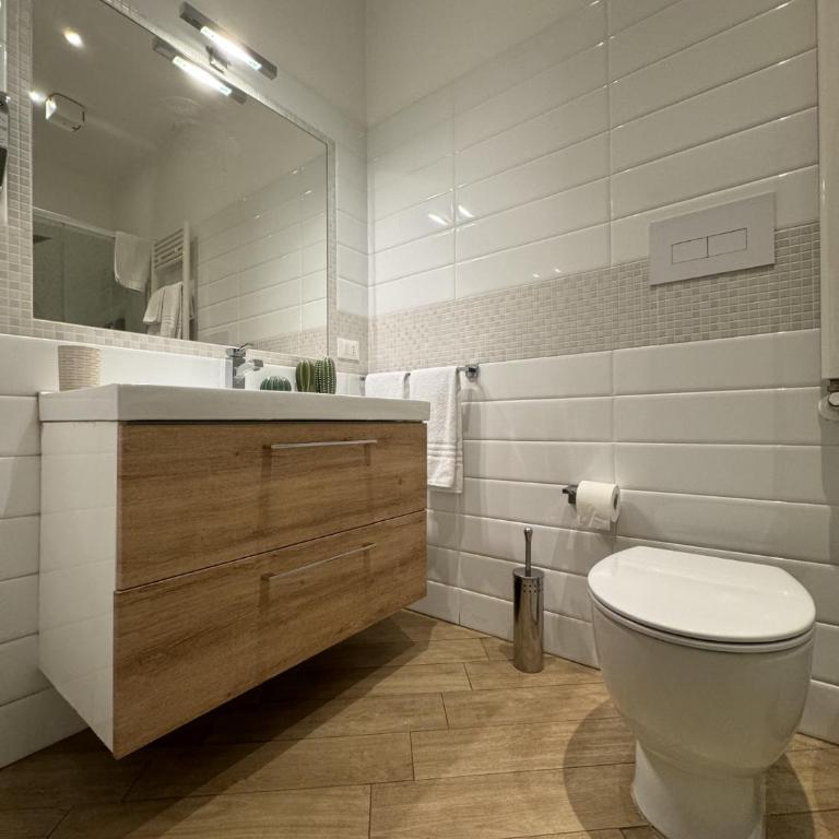 Novelli 36 - Deluxe Room (2 Adults + 1 Child) - 10