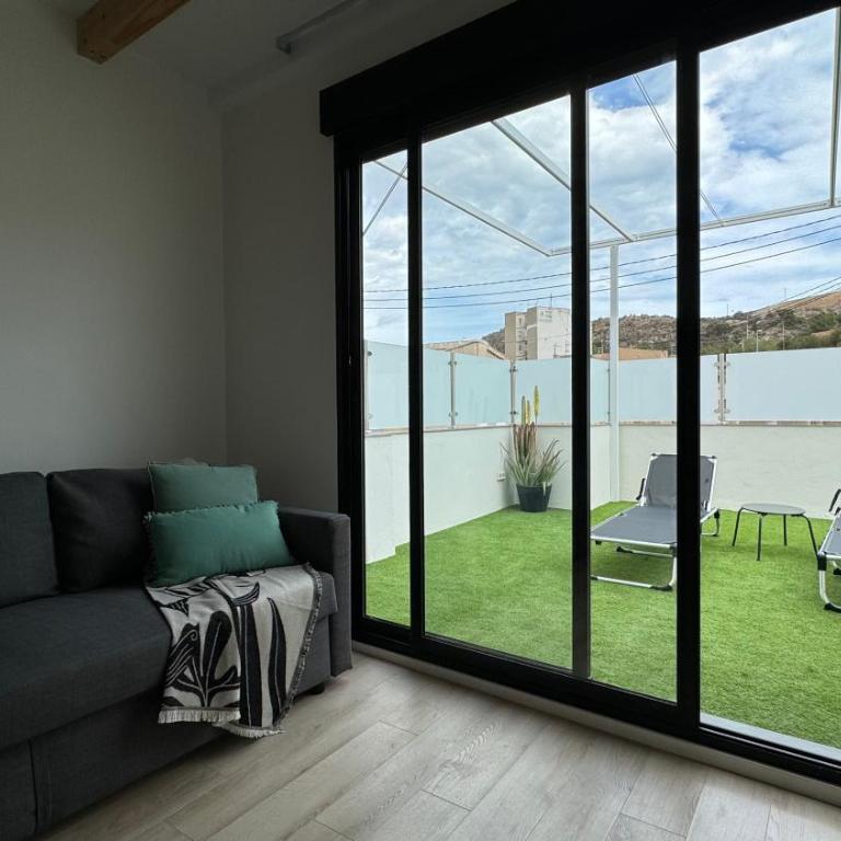 Apart-hotel Happy Life - Apartment with Terrace - 9