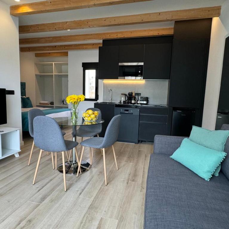Apart-hotel Happy Life - Apartment with Terrace - 10