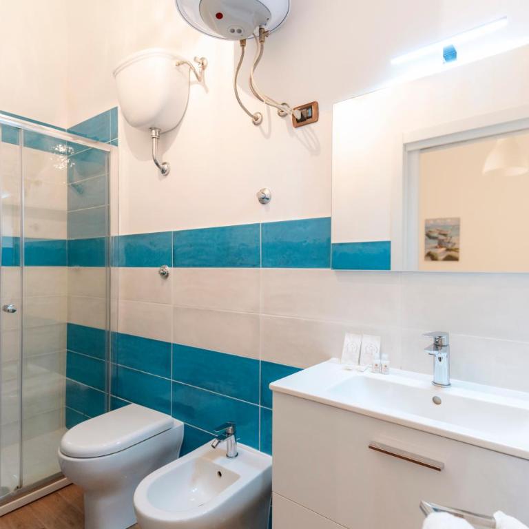 Piazza Tasso Suite - King Room with Balcony - 4