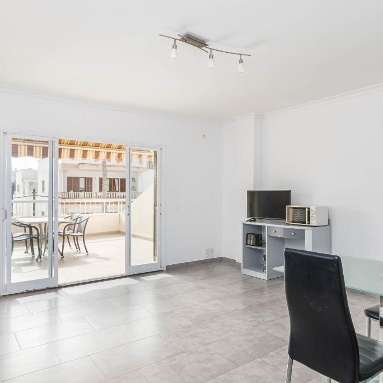 Acapulco Apartments - Apartment with Terrace - 18