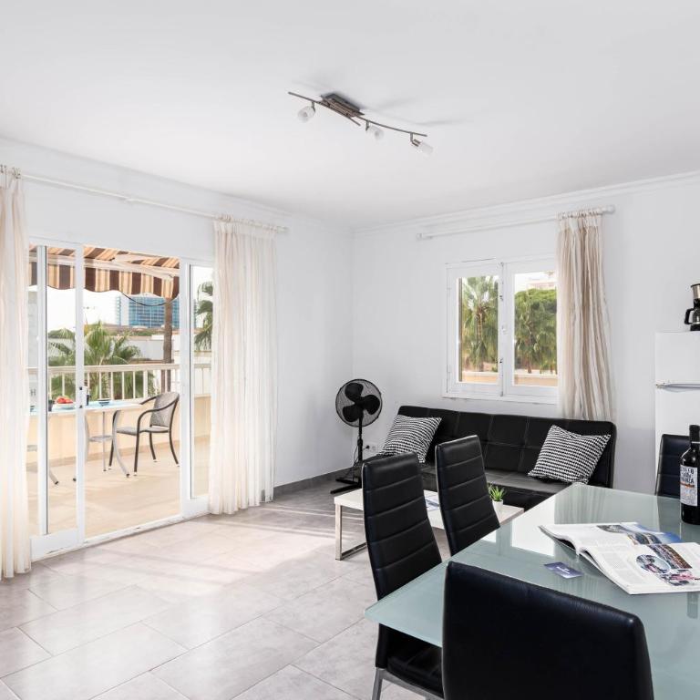 Acapulco Apartments - Apartment with Terrace - 10