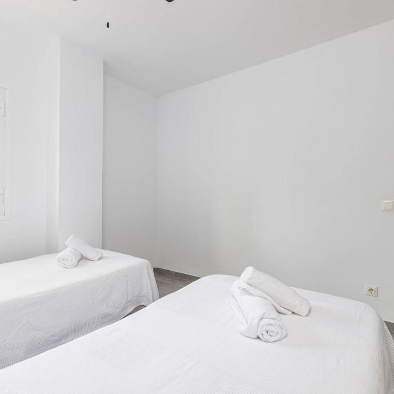 Acapulco Apartments - One-Bedroom Apartment - 15