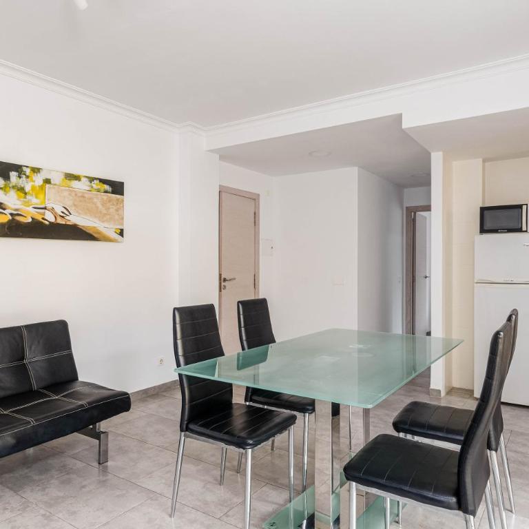 Acapulco Apartments - One-Bedroom Apartment - 8
