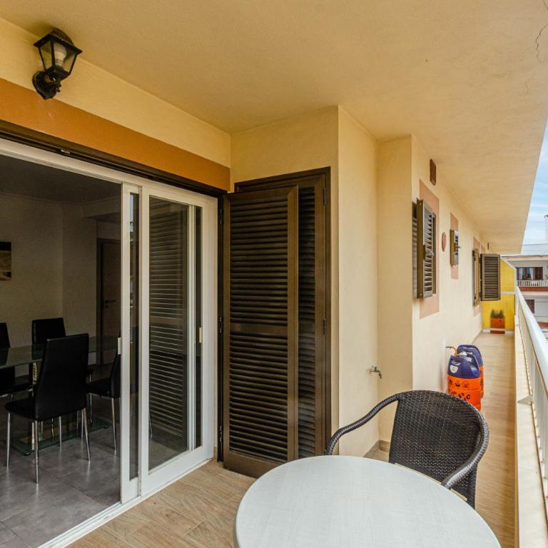 Acapulco Apartments - One-Bedroom Apartment - 5