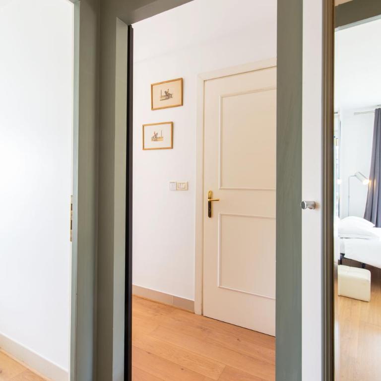 Spacieux appartement - Parking - Piscine - BV - Appartement 2 Chambres - 12