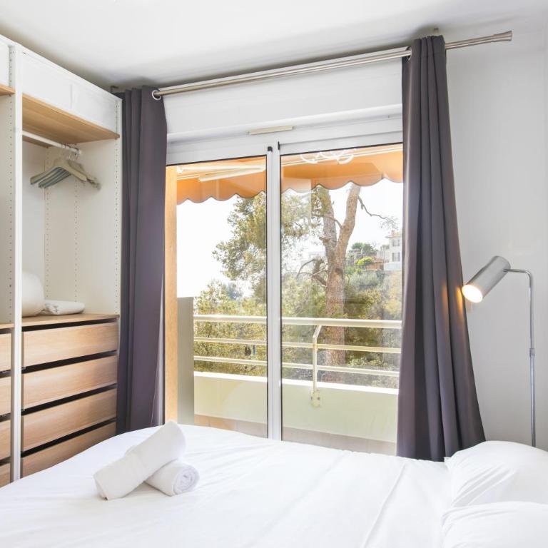 Spacieux appartement - Parking - Piscine - BV - Appartement 2 Chambres - 5
