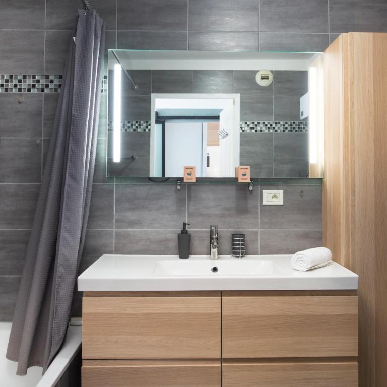 Spacieux appartement - Parking - Piscine - BV - Appartement 2 Chambres - 26