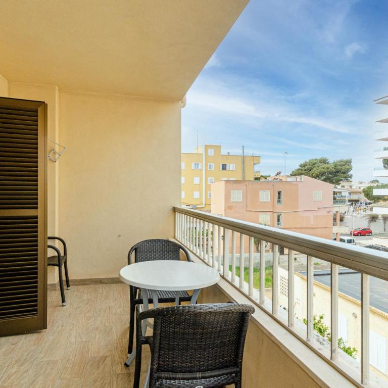 Acapulco Apartments - Apartment with Balcony - 9