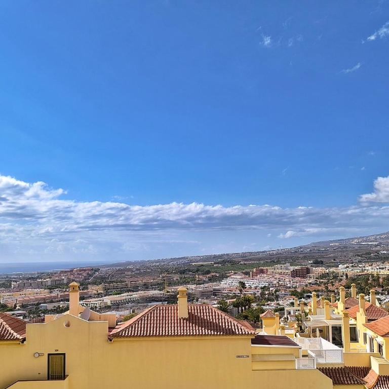 BEAUTIFUL VILLA - 4 bedrooms, heated pool, 2 priv car park places, fibre net, PS5, tv channels - Villa con piscina privada - 16