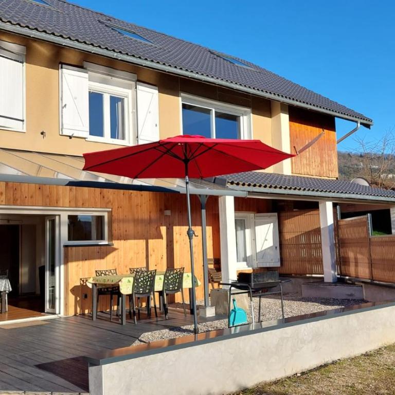 Gîte de France LA MARMOTTE avec terrasse privative proche du lac d'Aiguebelette - Appartement 2 Chambres - 7