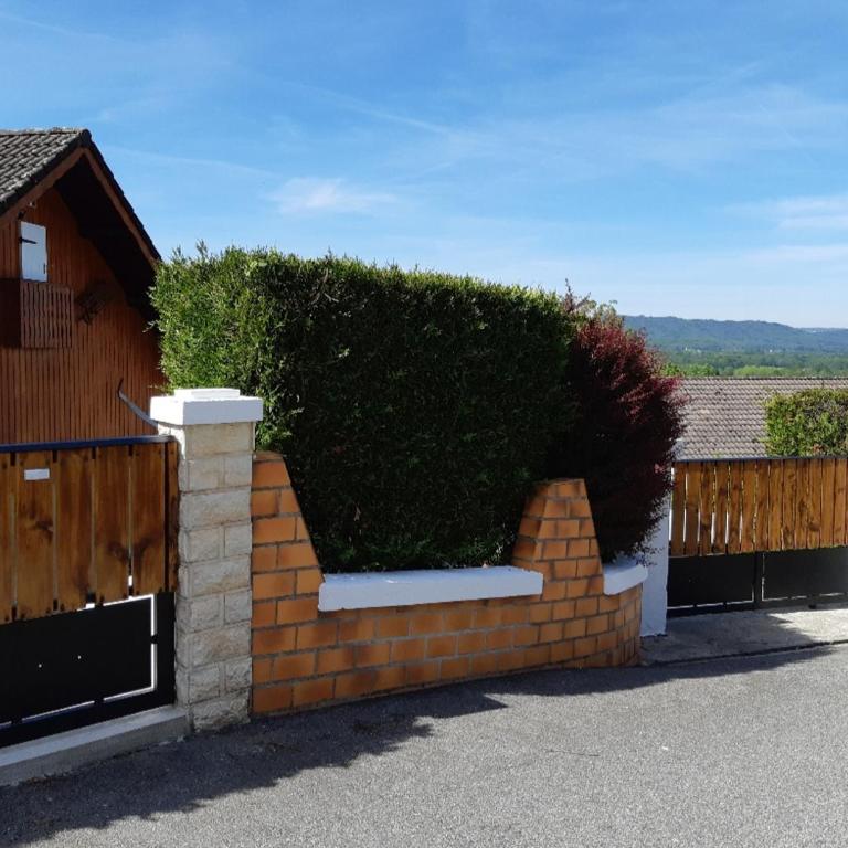 Gîte de France LA MARMOTTE avec terrasse privative proche du lac d'Aiguebelette - Appartement 2 Chambres - 11
