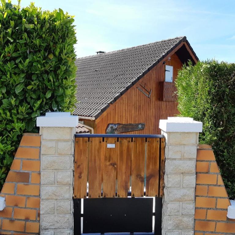 Gîte de France LA MARMOTTE avec terrasse privative proche du lac d'Aiguebelette - Appartement 2 Chambres - 12