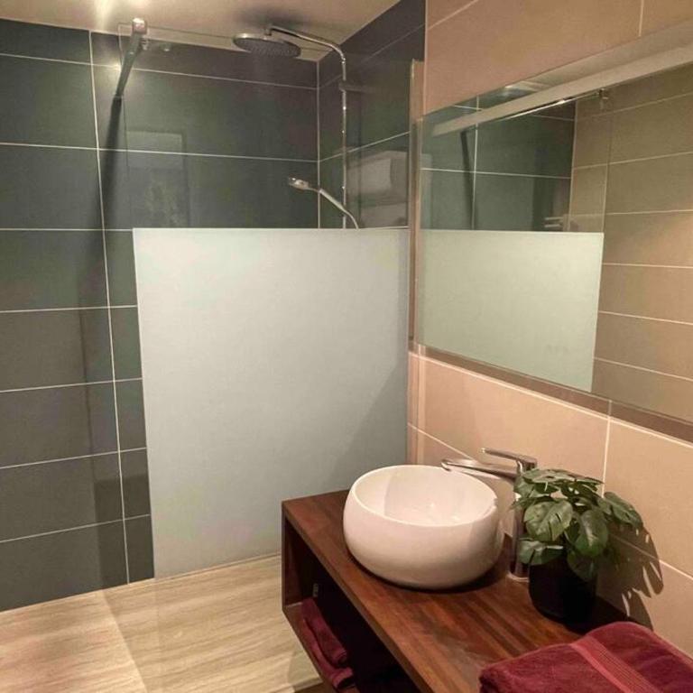 Jennys-Getaways Sunny Apartment Close Cité du Vin - Appartement 3 Chambres - 16