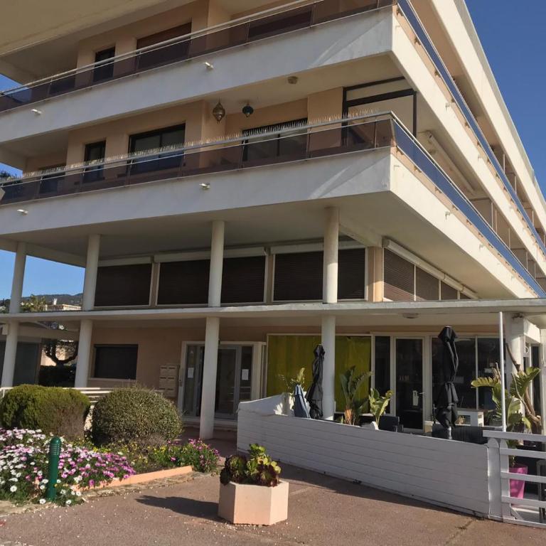 Premium Sea Front Apartment - Appartement 3 Chambres - 85