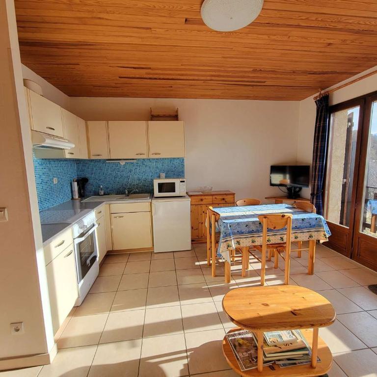 Studio spacieux 4 pers avec balcon à Saint-Michel-de-Chaillol - FR-1-393-8 - Estudio - 5